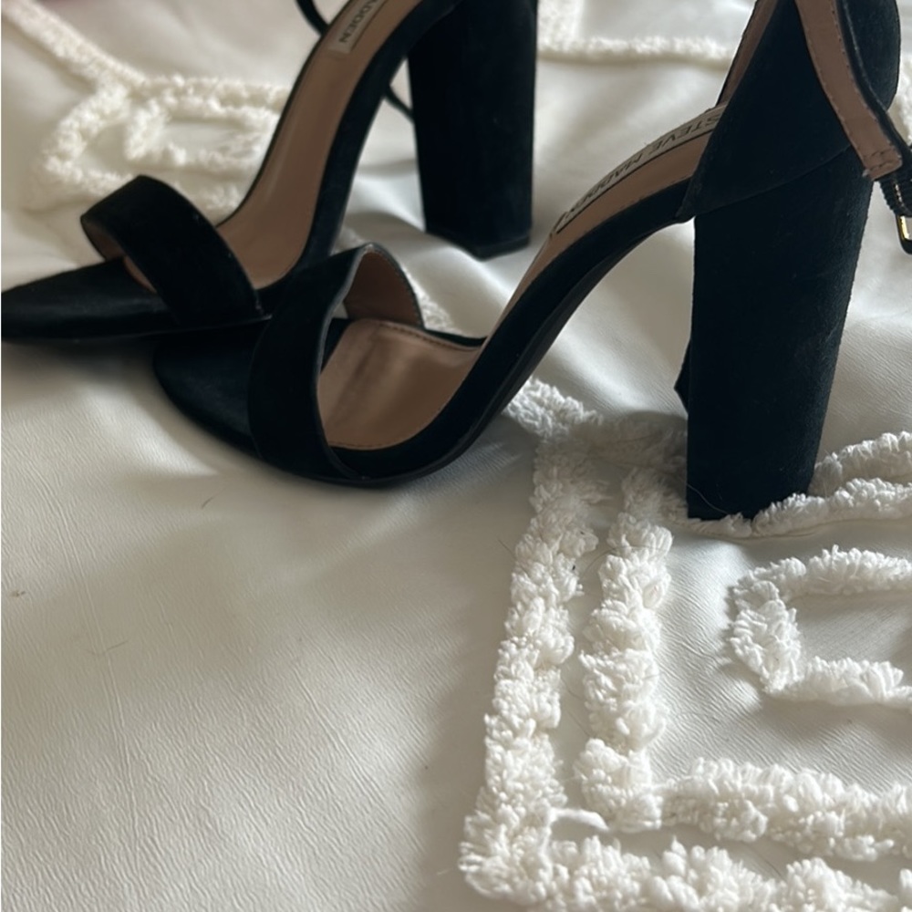 Steve Madden suede heels